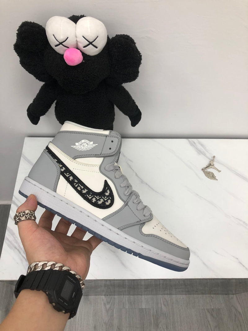 Jordan 1 Retro High Dior