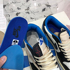 Jordan 1 Retro Low OG SP Fragment x Travis Scott