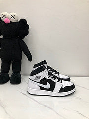 Jordan 1 Mid White Black